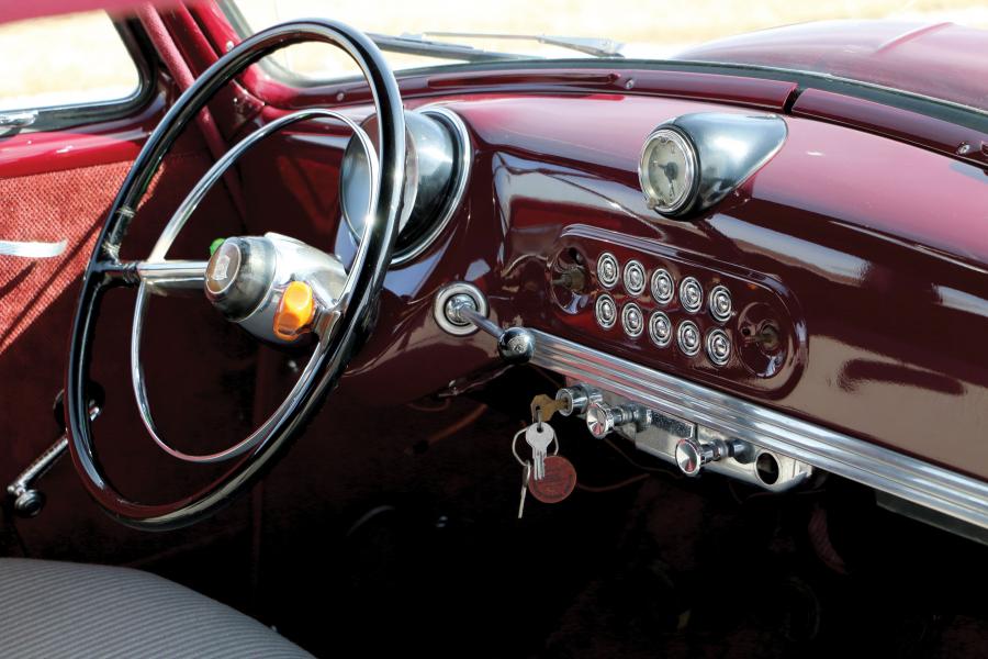 Панель приборов Nash Rambler Custom Airflyte Convertible Landau (5121) 1951 года  (фото 6 из 17)